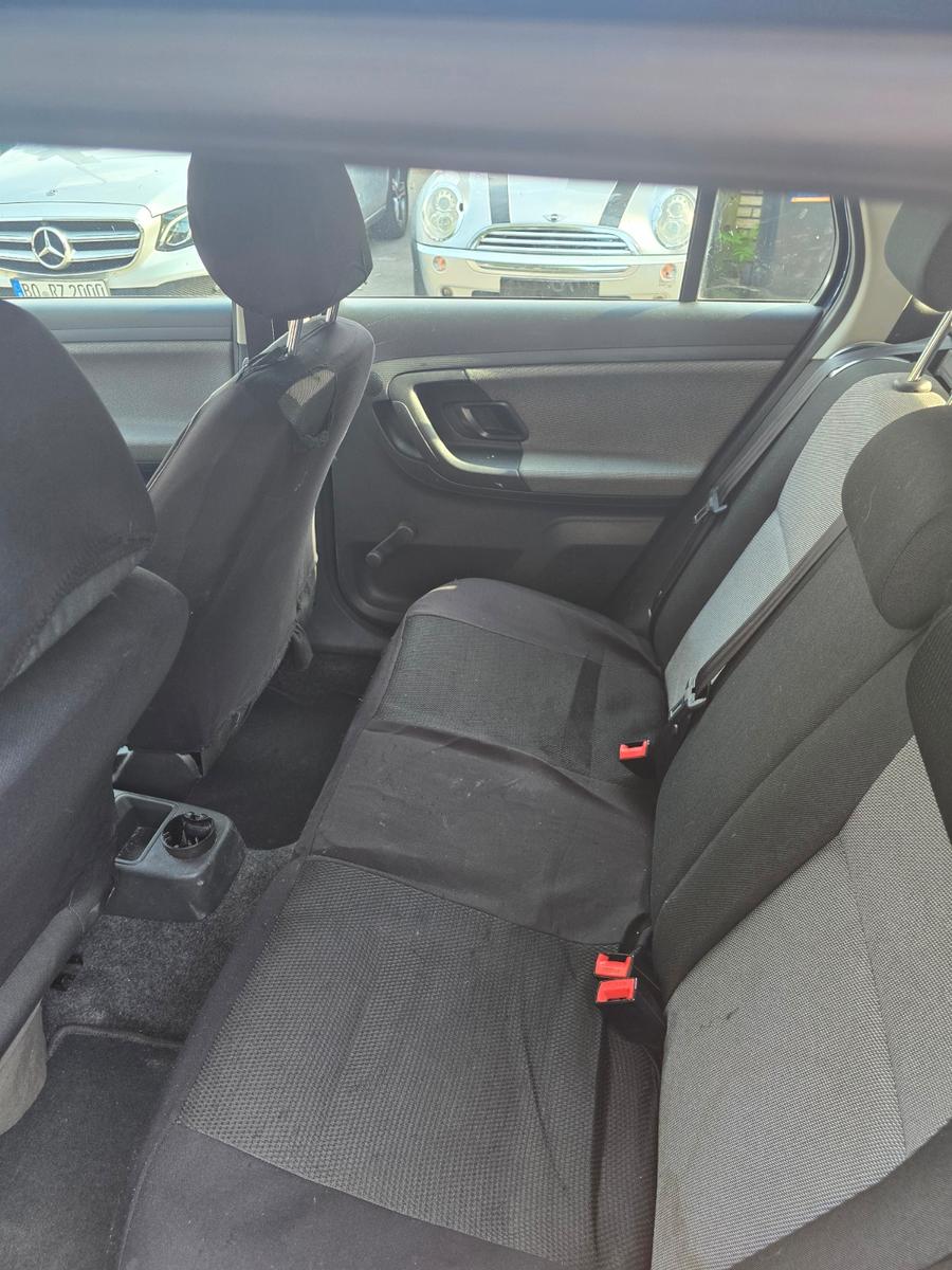Skoda Fabia 2011 — photo 11