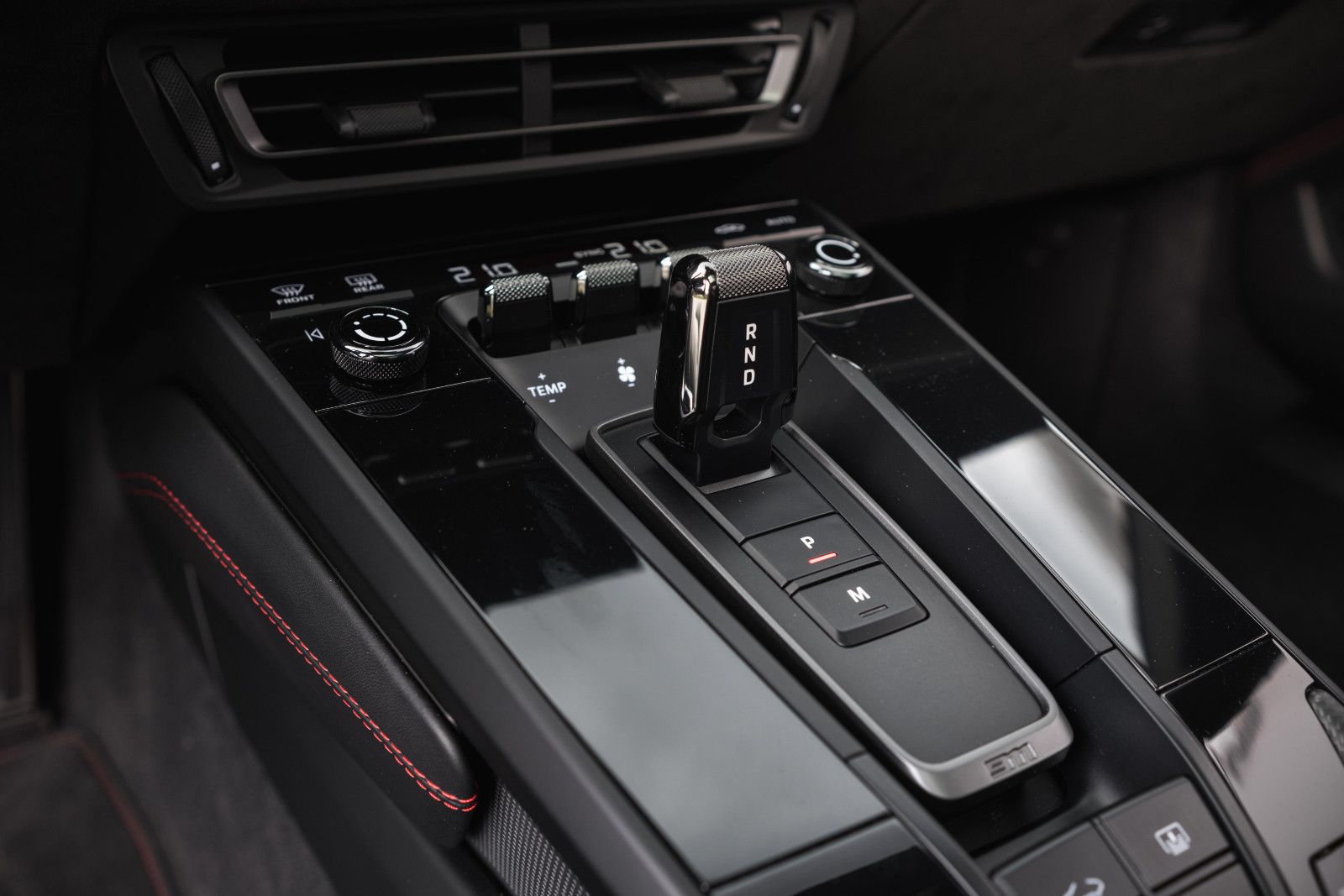 Fahrzeugabbildung Porsche 911/992.1 GTS 4 -18Wege-INNO-360-HALenkung-LED