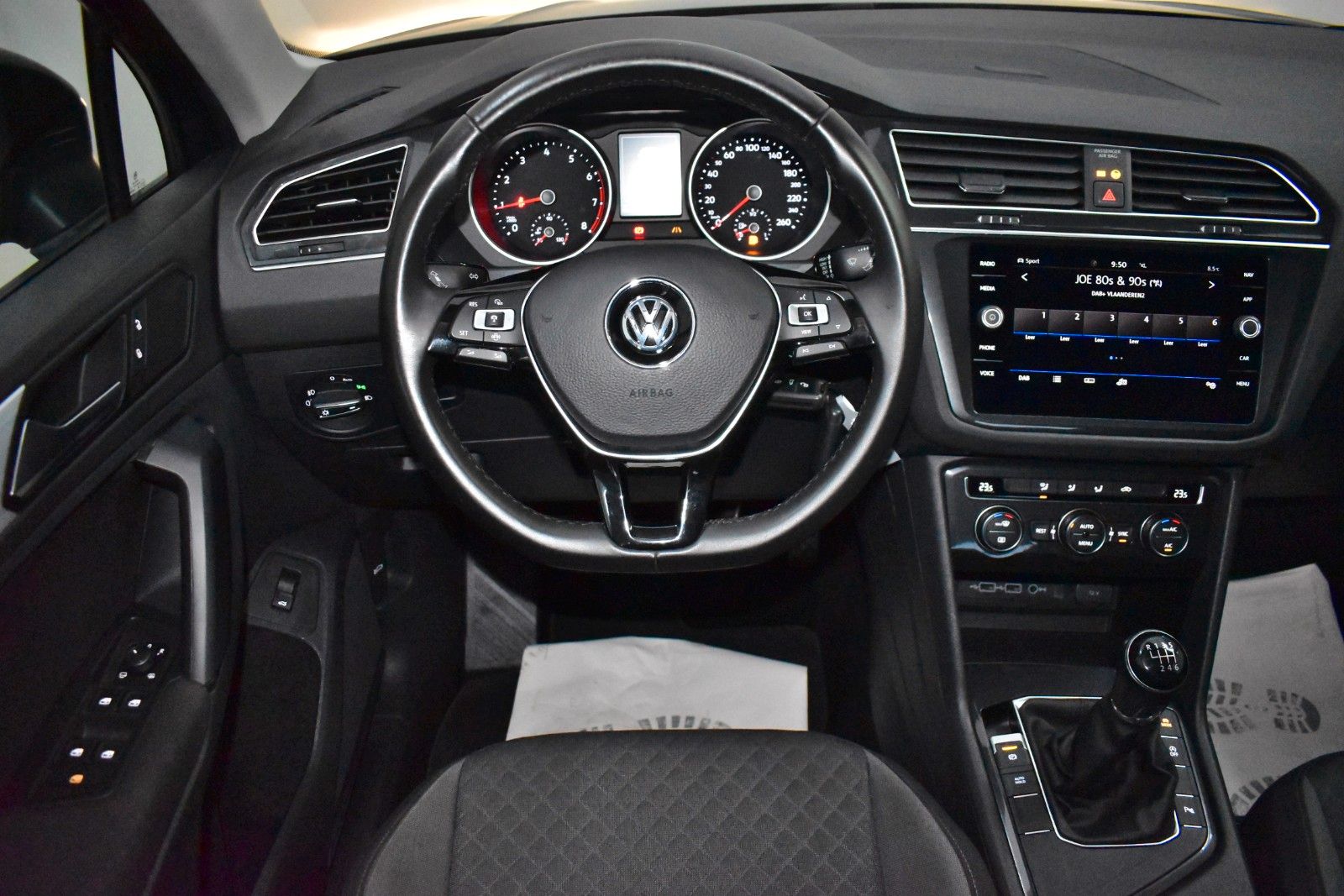 Fahrzeugabbildung Volkswagen Tiguan R Line Black Style Navi,ACC,PDC,DAB