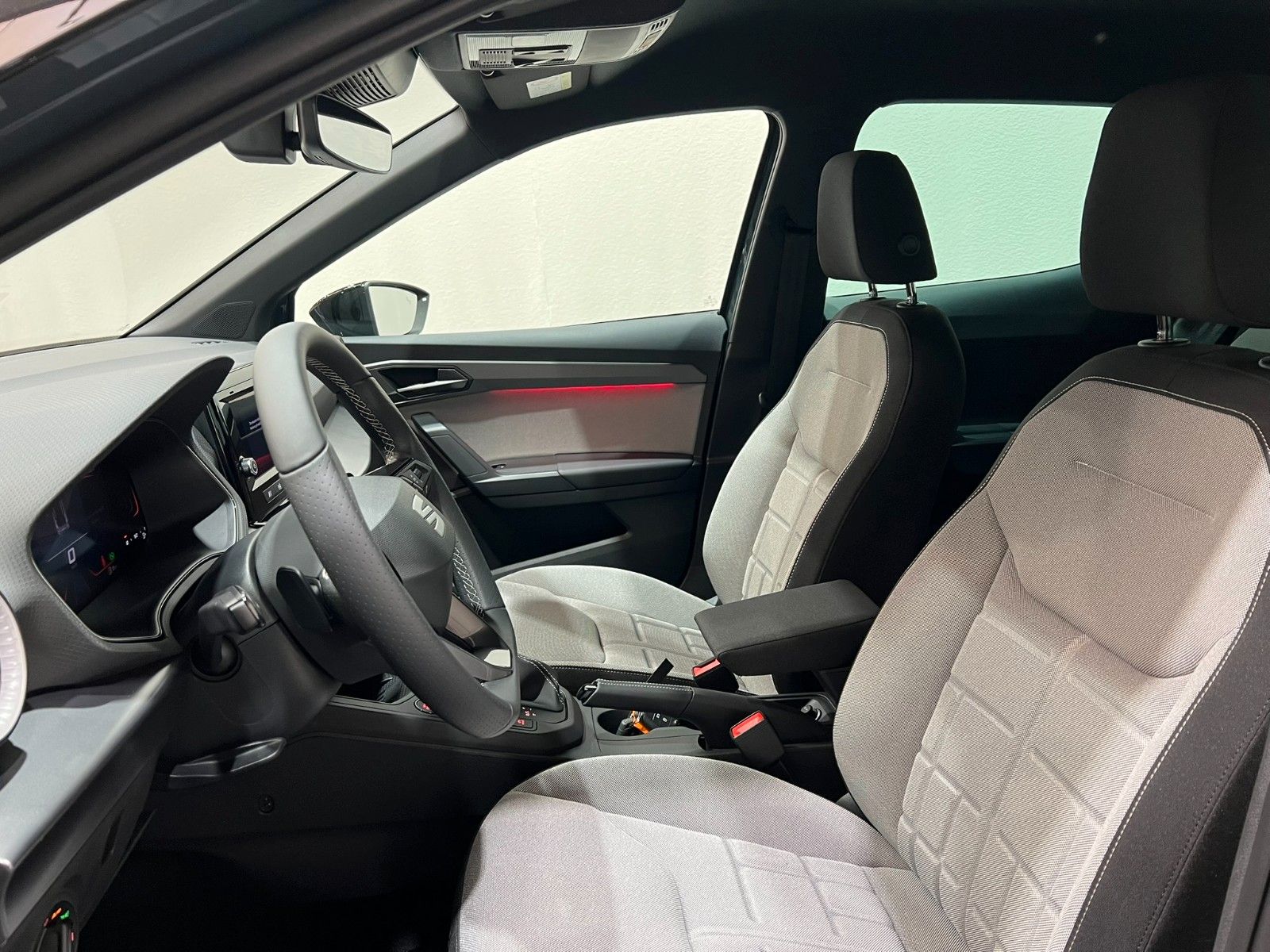 Fahrzeugabbildung SEAT Arona 1.0 TSI 85kW FR DSG