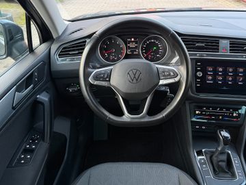 Volkswagen Tiguan - 10