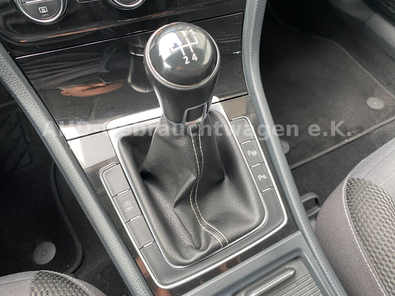 Fahrzeugabbildung Volkswagen Golf VII 1.2 TSI Limousine " Sondermodell Cup "