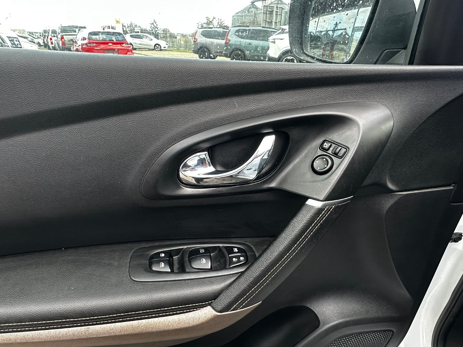 Fahrzeugabbildung Renault Kadjar Teilleder Navi