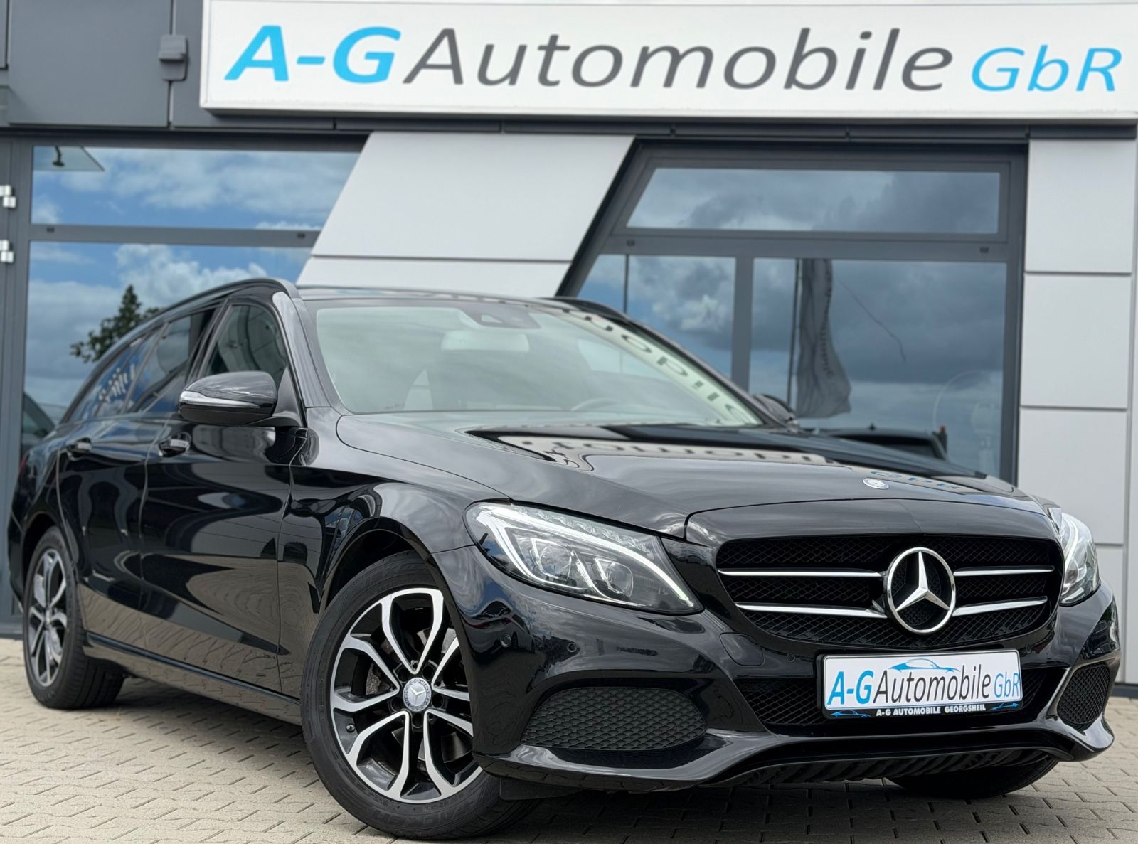 MERCEDES-BENZ C 220 d T-Modell Avantgarde Panorama Night-Paket