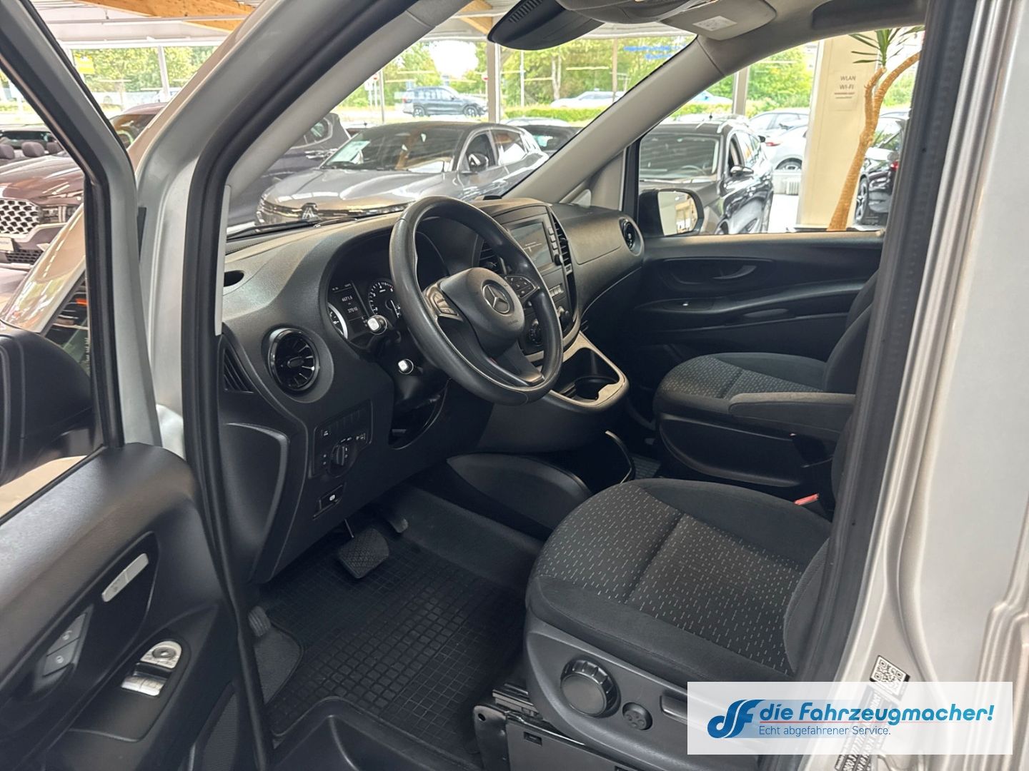 Fahrzeugabbildung Mercedes-Benz Vito Kasten 114 CDi Automatik lang Navi Kamera S