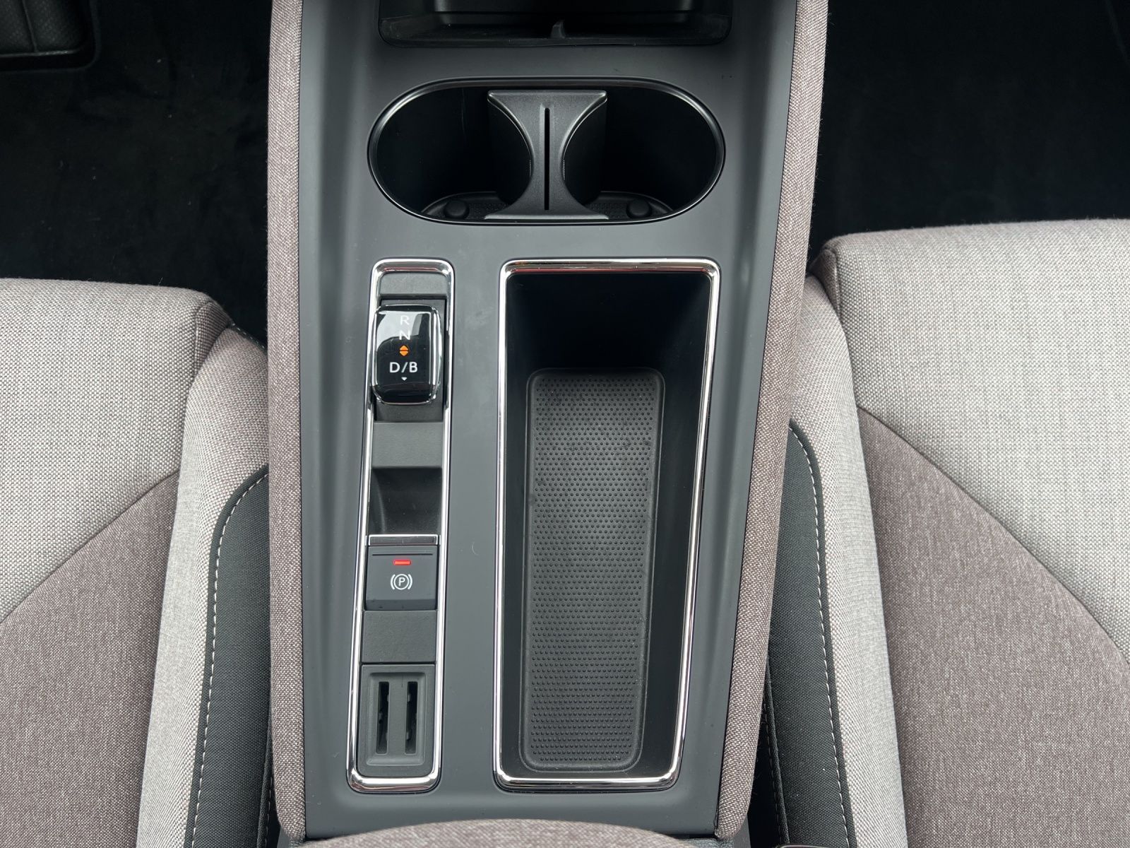 Fahrzeugabbildung SKODA Enyaq 60 Lodge Matrix Navi Wäpu ACC RFK SH 20"