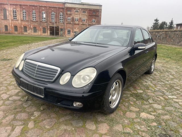 Mercedes-Benz E 240 CLASSIC / Navi / Standheizung