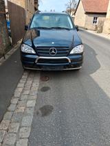 Mercedes-Benz ML 430 - - Mercedes-Benz ML 430 mit Benzin-Antrieb