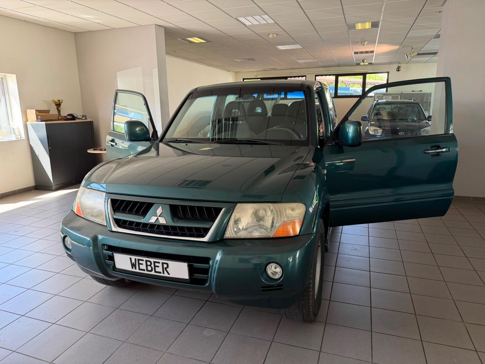 Mitsubishi Pajero 3.2 DI-D Dakar 3 portes | 160 ch | BVA | 1re main | Sièges chauffants | Régulateur | Attelage