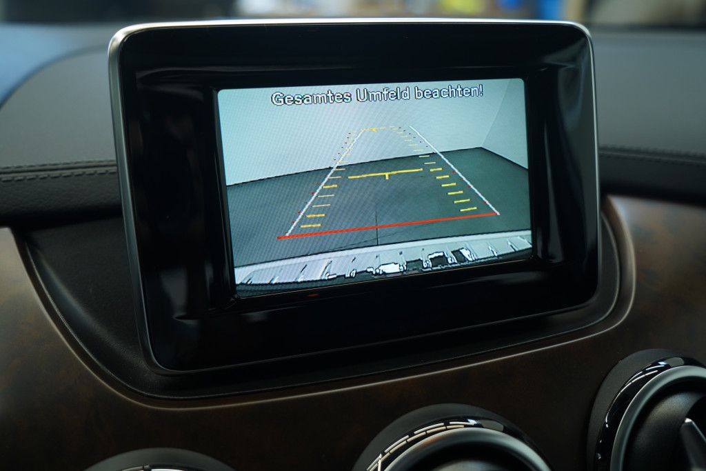 Mercedes Benz B 200