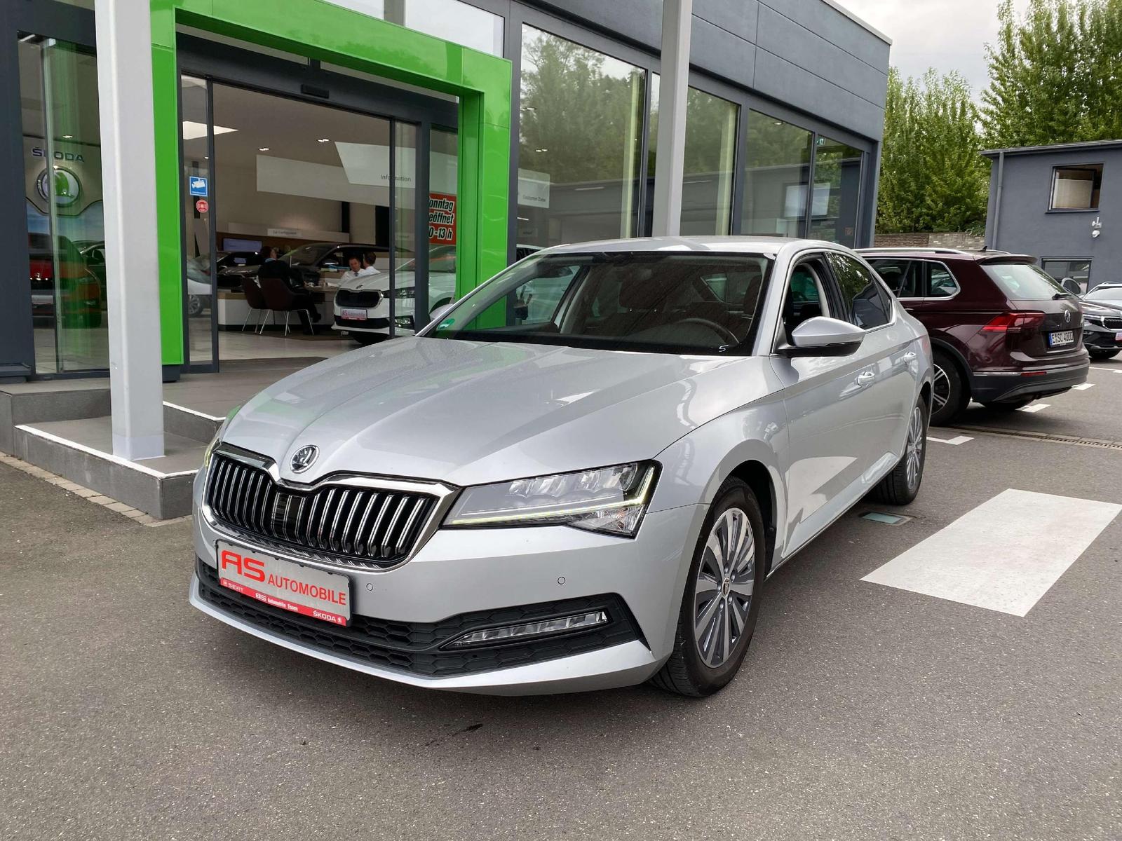 Skoda Superb beheizbare Windschutscheibe SmartLink
