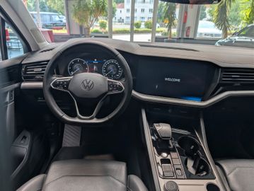 Volkswagen Touareg - 9