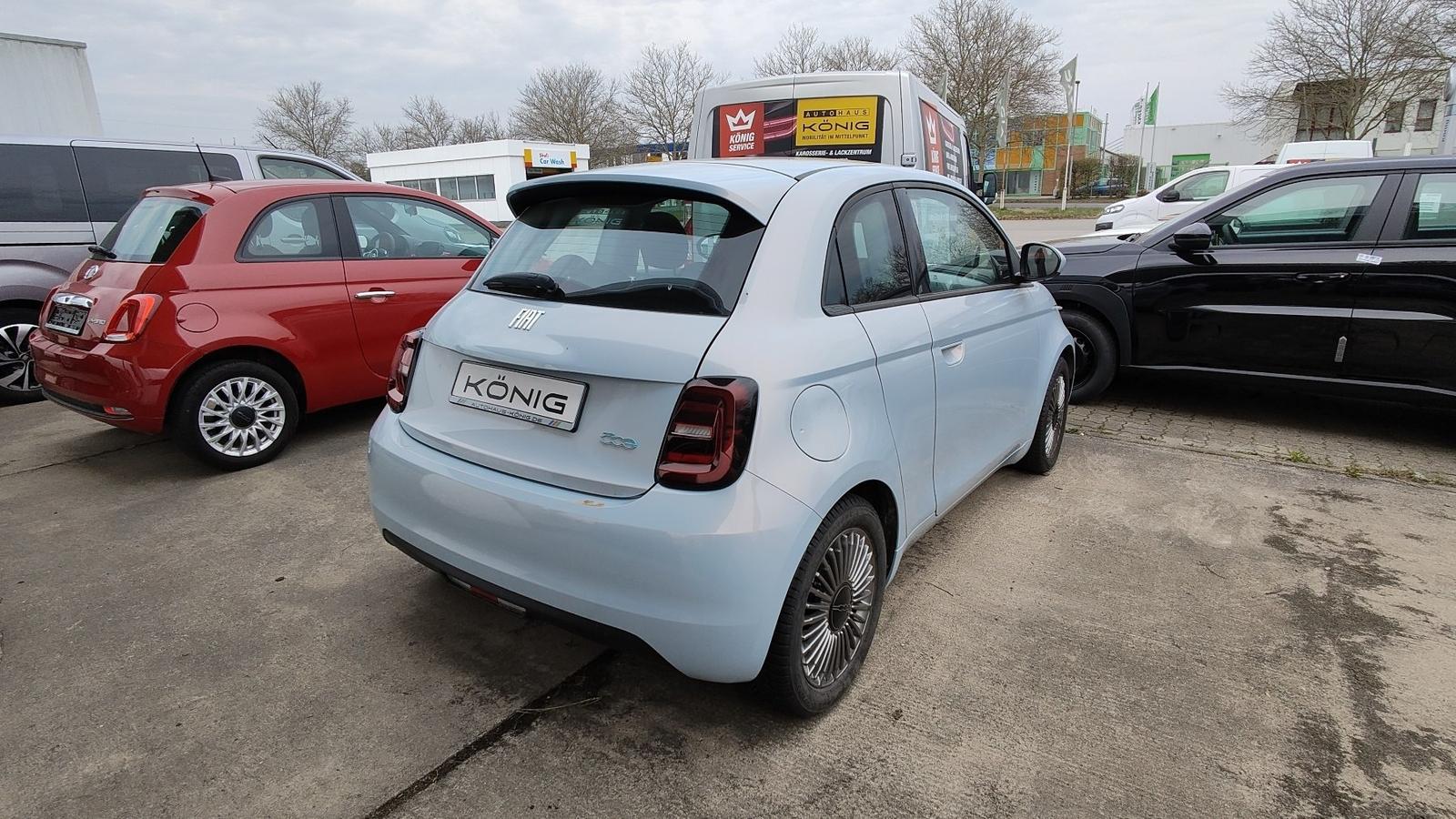 Fiat 500 Elektro 3+1 Allwetterräder,Klima, Bluetooth