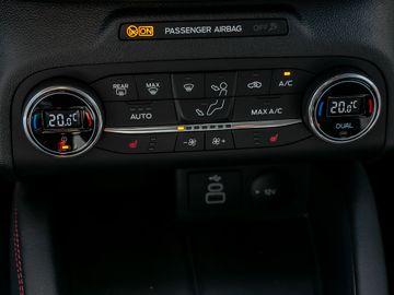 Ford Kuga 2.5 Plug-In Hybrid ST-Line X Stauassistent