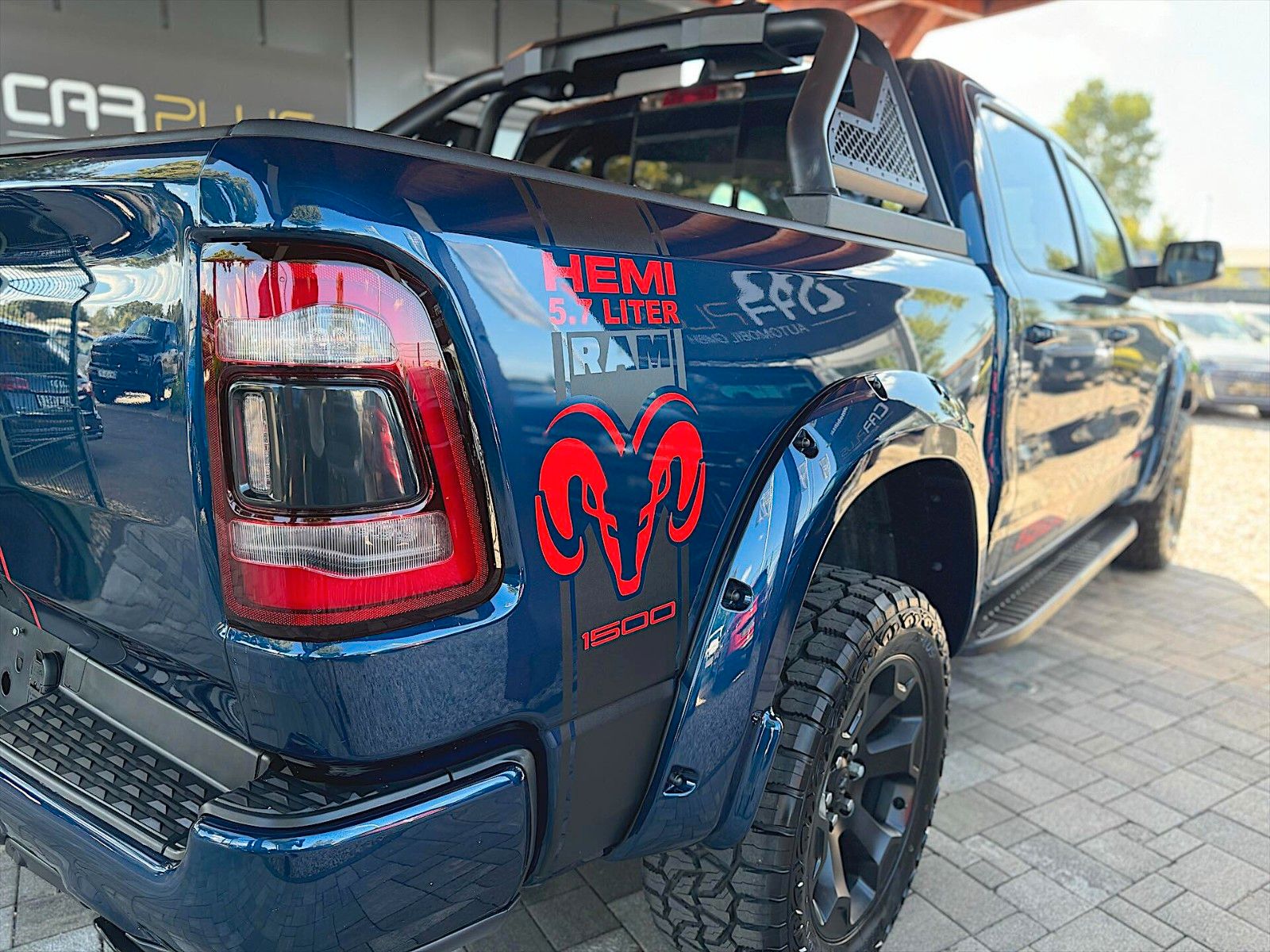 Fahrzeugabbildung Dodge RAM 5.7 V8 HEMI Night-Edition Offroad 4x4 LPG