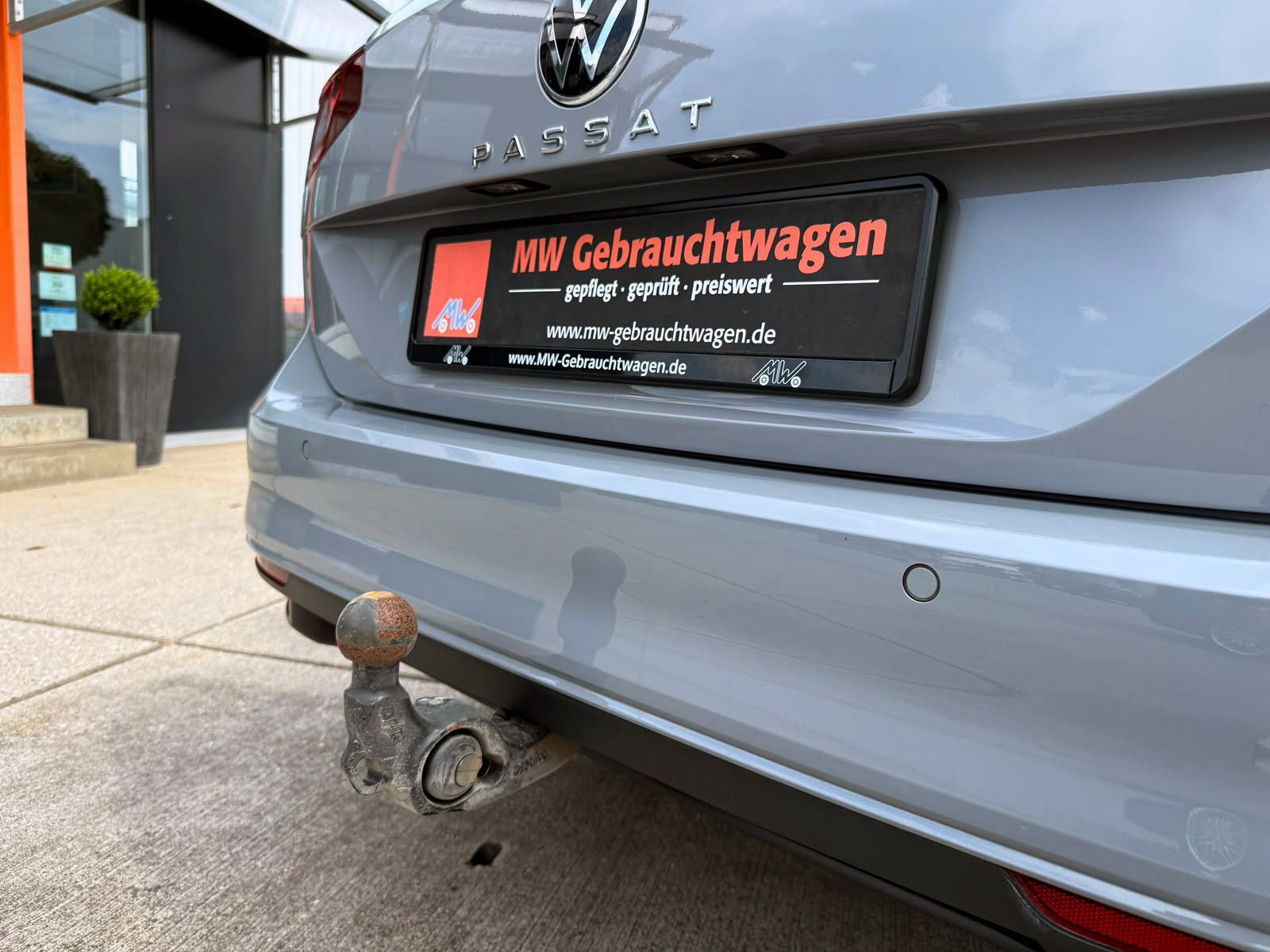 Fahrzeugabbildung Volkswagen Passat Variant 2.0TSI DSG Business ACC 360° H&K
