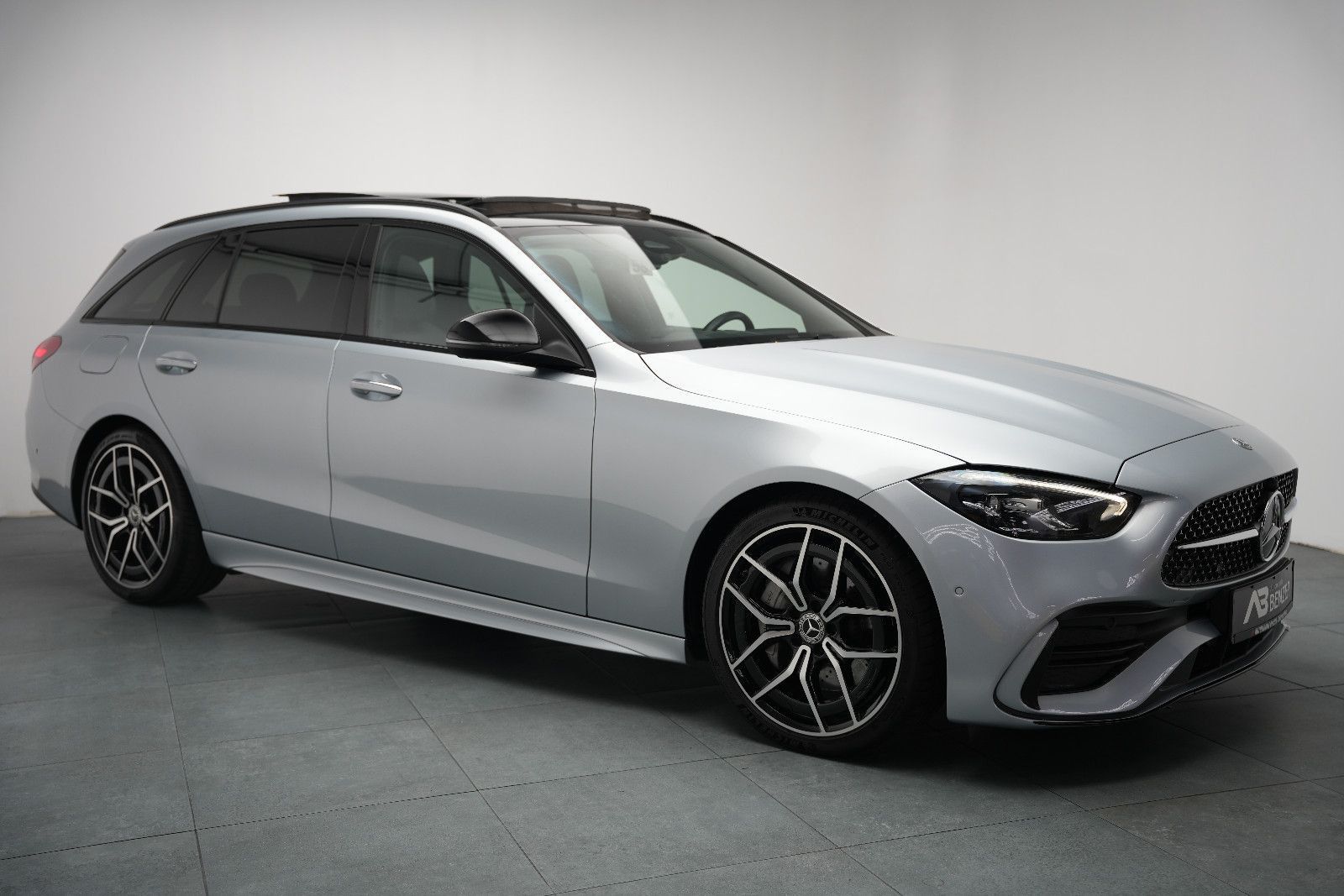 Fahrzeugabbildung Mercedes-Benz C 300 d T *AMG*Panorama*Massage*Ambiente*Kamera