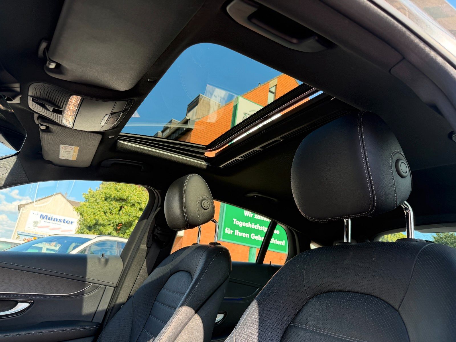 Fahrzeugabbildung Mercedes-Benz GLC 400 COUPE  4-MATIC AMG LINE LEDER SD STANDH.