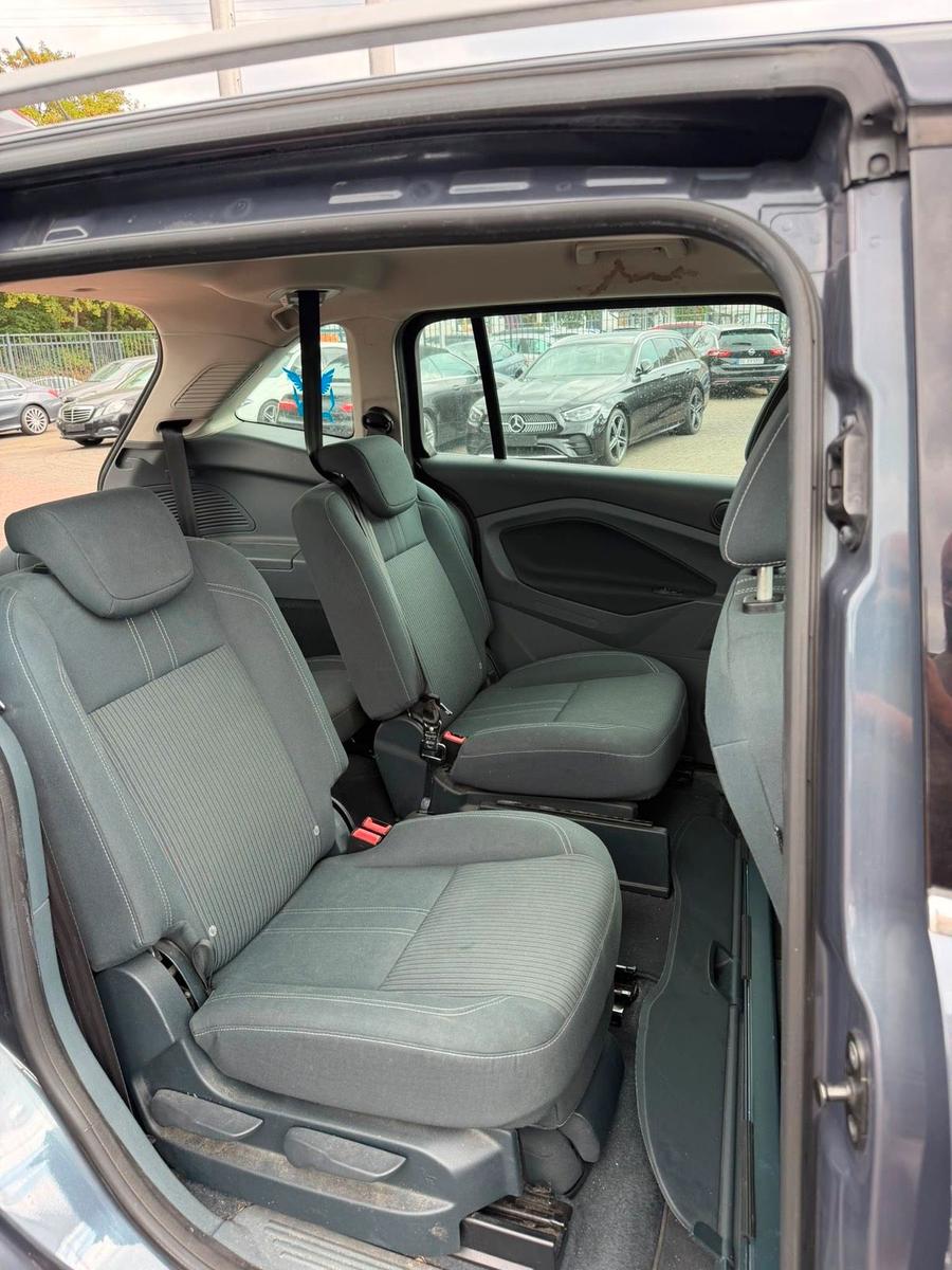 Ford Grand C-MAX 2012 — photo 9