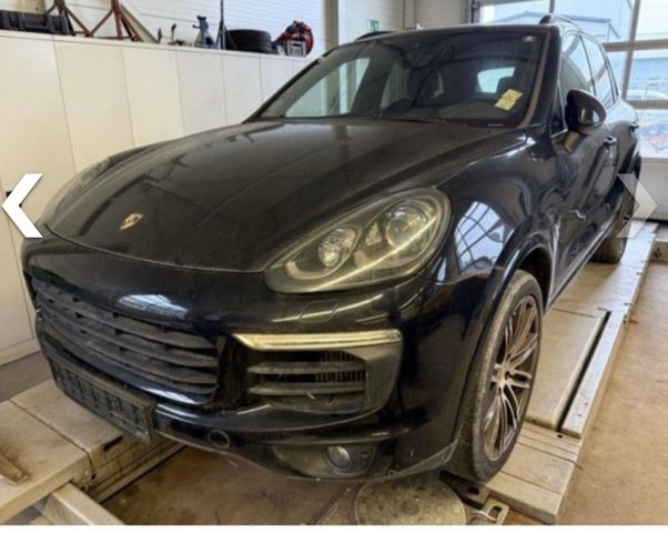 Porsche Cayenne V6 Platinum Edition + Exterieur 21" Pano