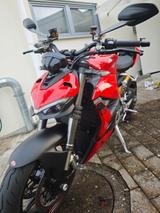 Ducati Streetfighter V2 - Ducati Streetfighter V2 S