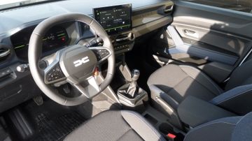 Dacia Duster III Expression TCe 130 PS mit Winterpaket