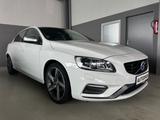 Volvo S60 T5 Geartr. R-Design/Schiebedach/Leder/Navi - Volvo S60: R Design