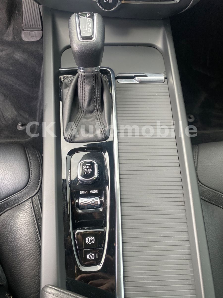 Fahrzeugabbildung Volvo V60 D4 CrossCountry Pro AWD/Navi/BLIS/Kamera/LED