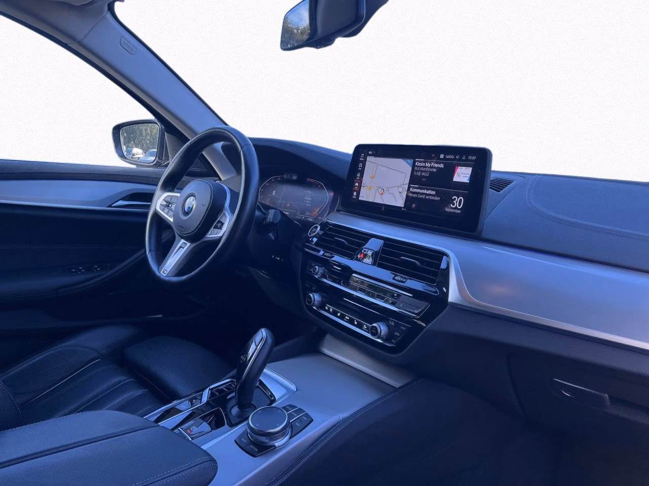 BMW 520d Tour LiveCPr,Pano,AHK,PA+,DA-Pr,StHzg,H/K