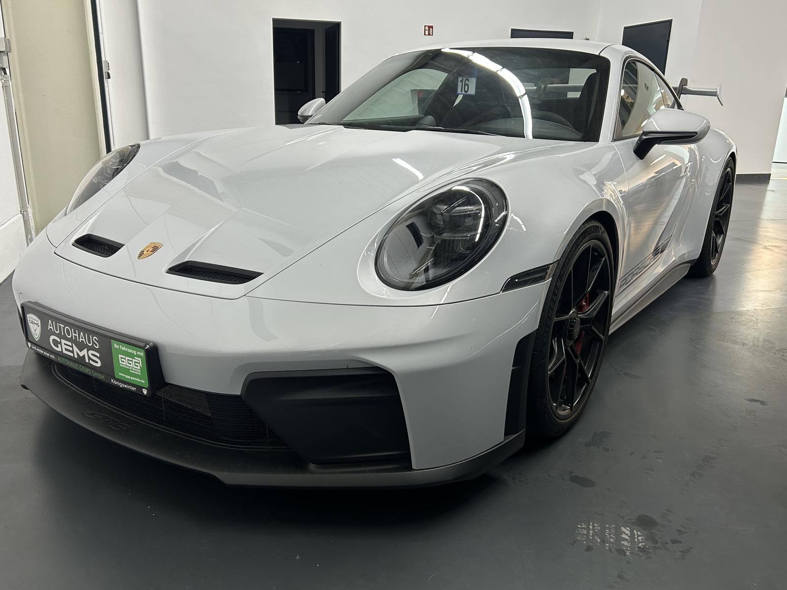 Porsche 992