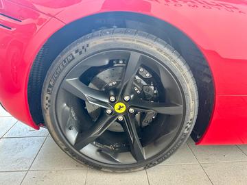 2024 Ferrari SF90 照片 7