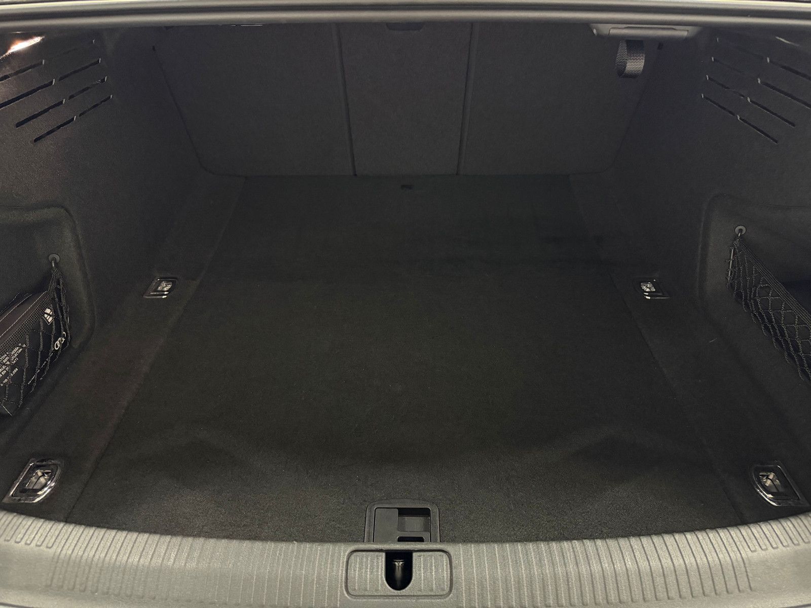 Fahrzeugabbildung Audi A4 3.0 Lim. Quattro S-LINE/DAB/B&O/MATRIX/VRTL