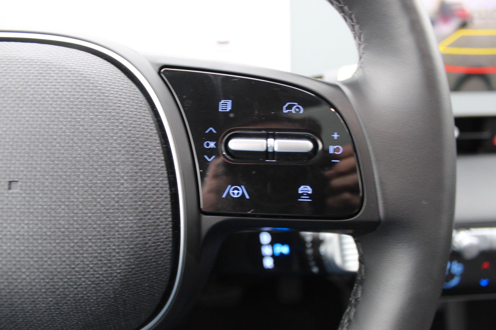 Fahrzeugabbildung Hyundai 5 Techniq 77,4 kWh Panorama*Kamera*SHZ*Navi