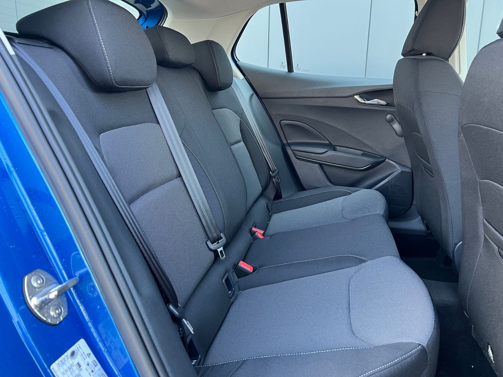 Fahrzeugabbildung SKODA Fabia Selection 1.0 TSI DSG *Garantie, WinterPlu
