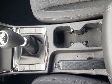 KGM Korando ESSENTIAL 1.5 NAVIDABSHZKAMERAALU