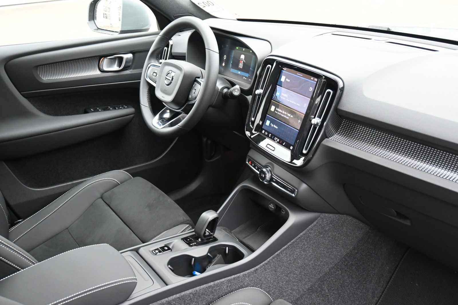 Fahrzeugabbildung Volvo XC40 B3 DKG *360°*ACC*Allwetter*AHK