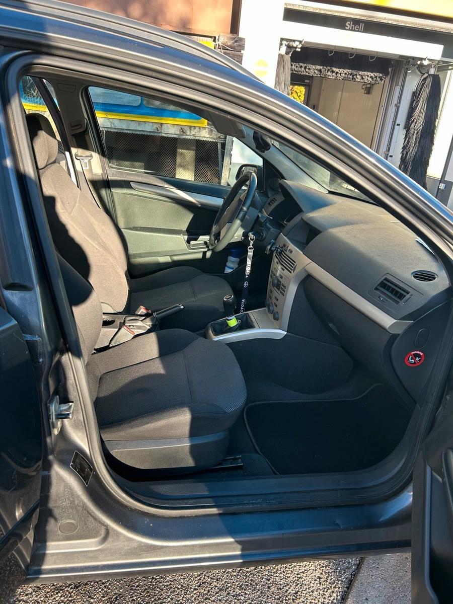 Opel Astra 2008 — photo 9