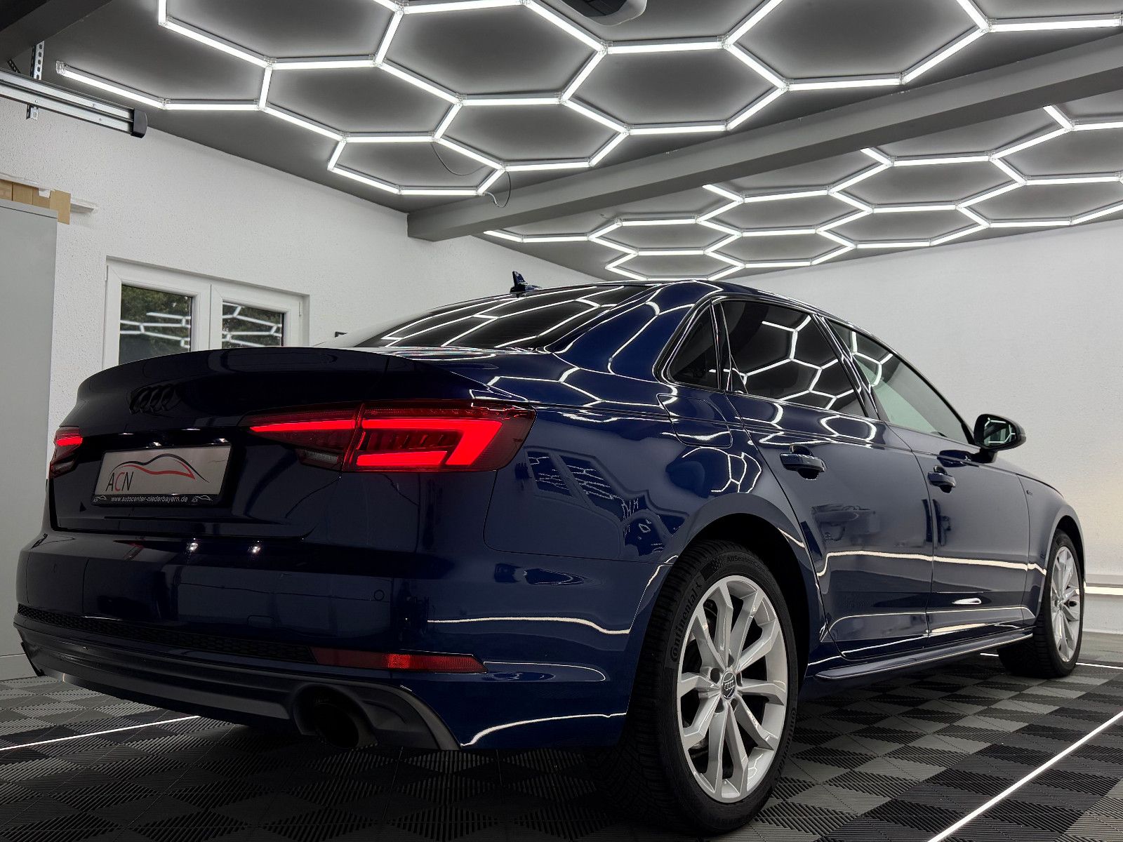 Fahrzeugabbildung Audi A4 Lim. S-LINE SPORT ultra/MATRIX/B&O/eGSD/VIRCO