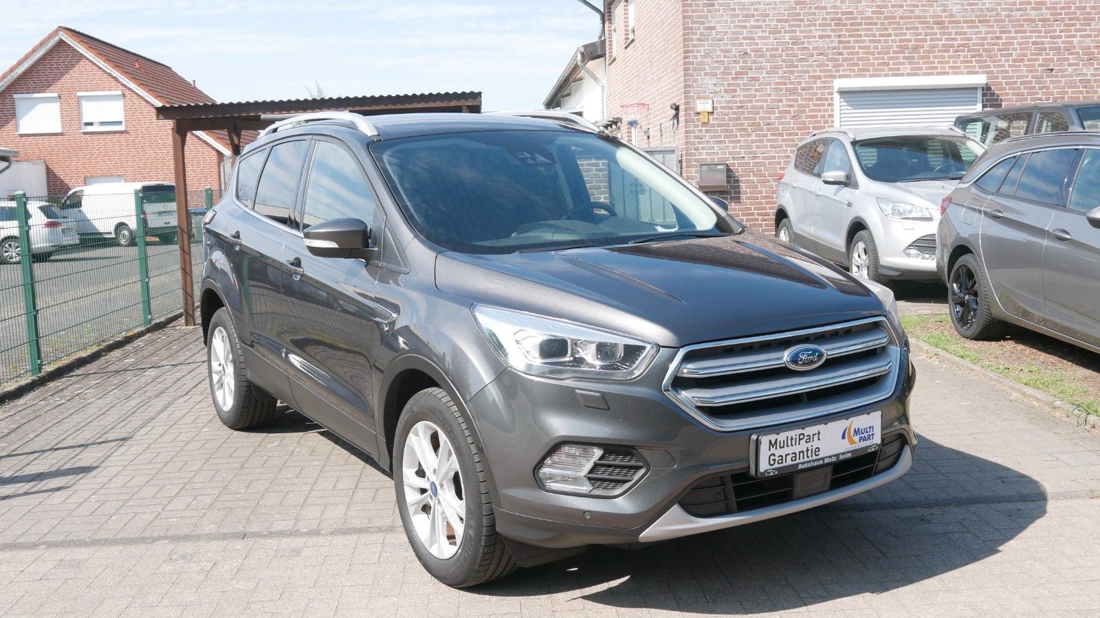 Ford Kuga - 1