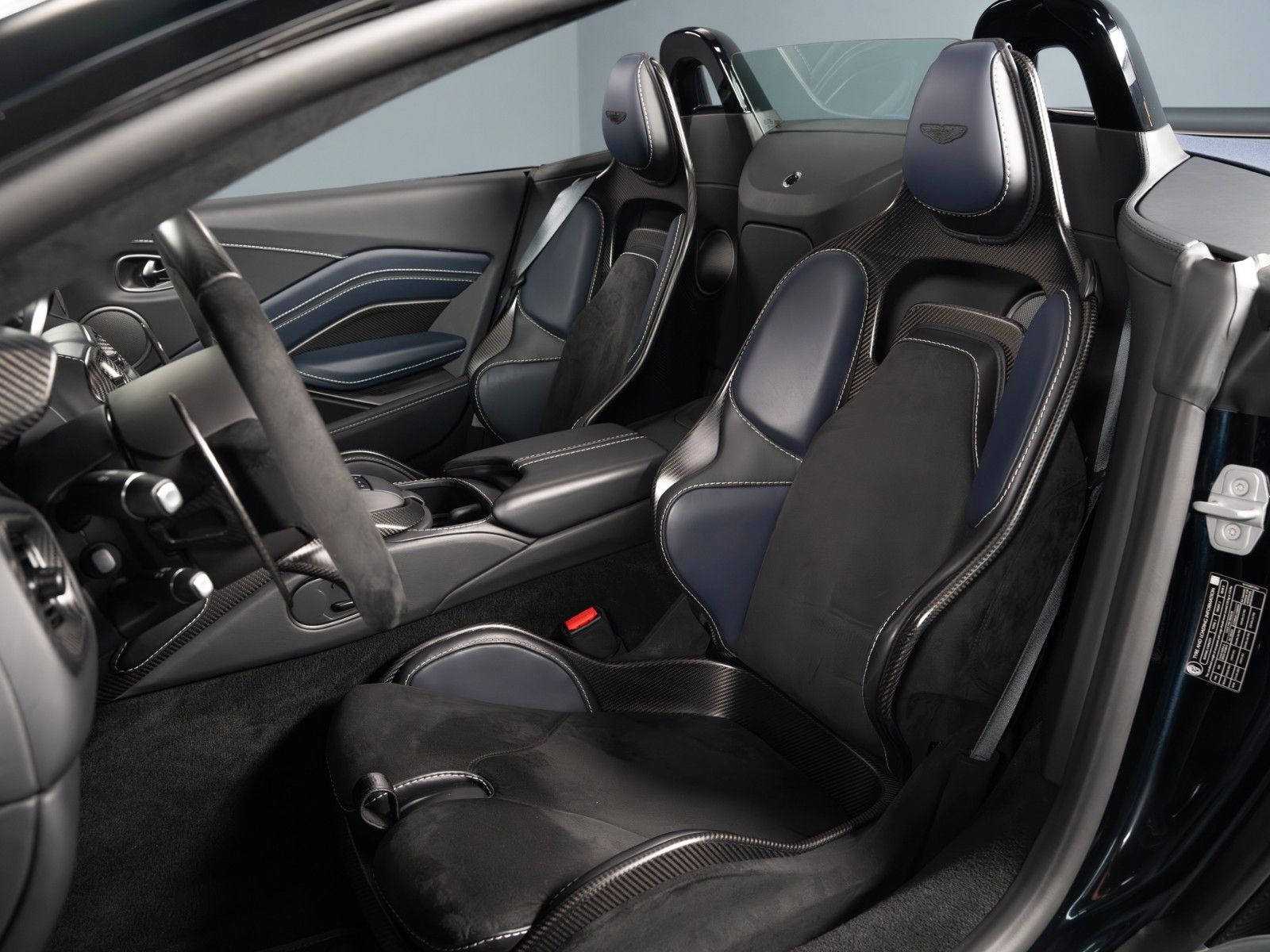 Aston Martin V12 Vantage - Bild 24