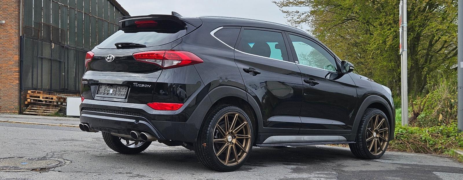 Hyundai Tucson 4-Rohr Exhaust Forge Umbau Motec 20"