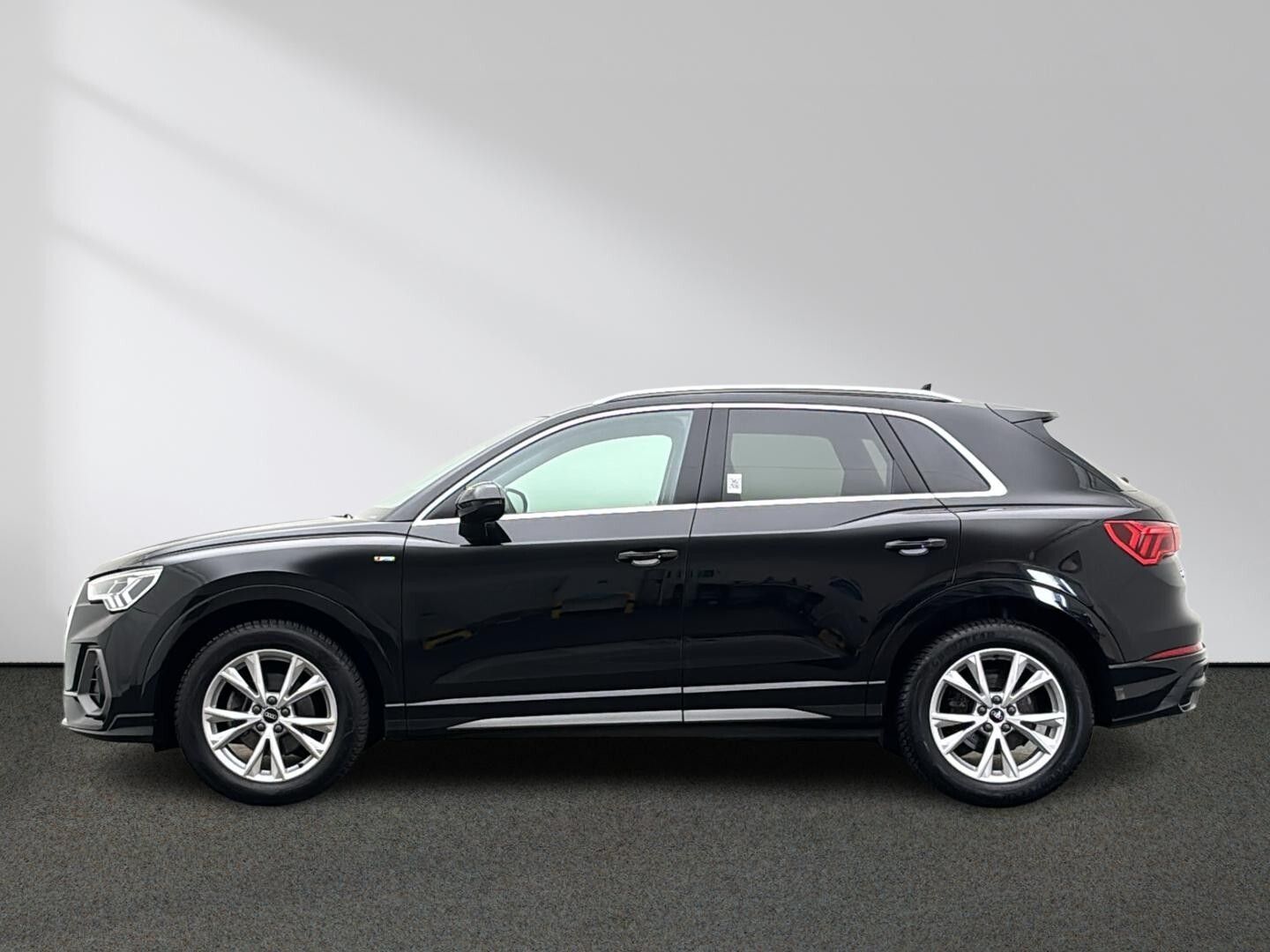 Audi Q3 S line 35 TFSI S tronic MMI LED AHK Tempomat foto 2