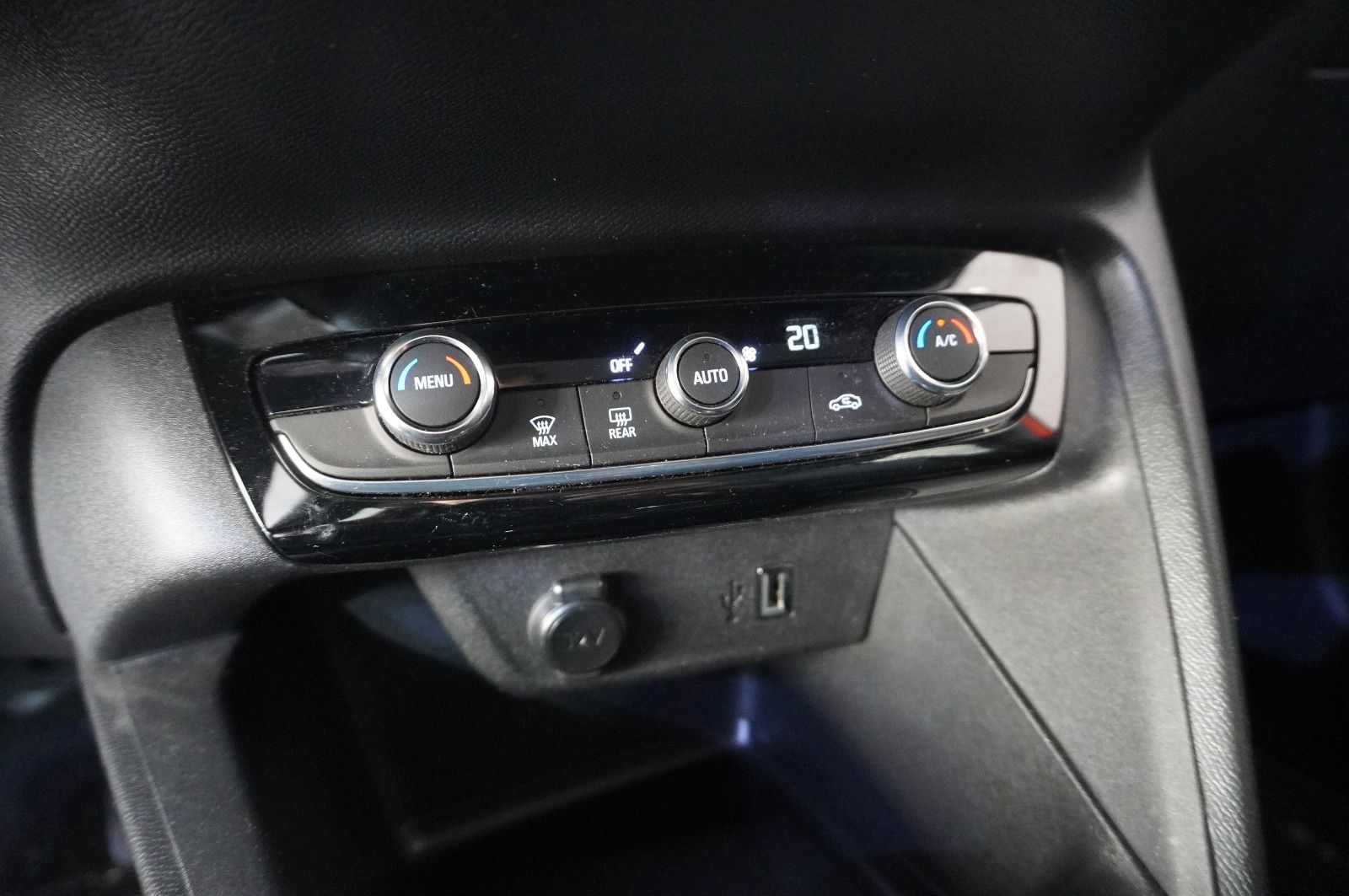 Fahrzeugabbildung Opel Corsa-e  EDITION 7,4kw/50kwh/Allwetter/SOH=91%