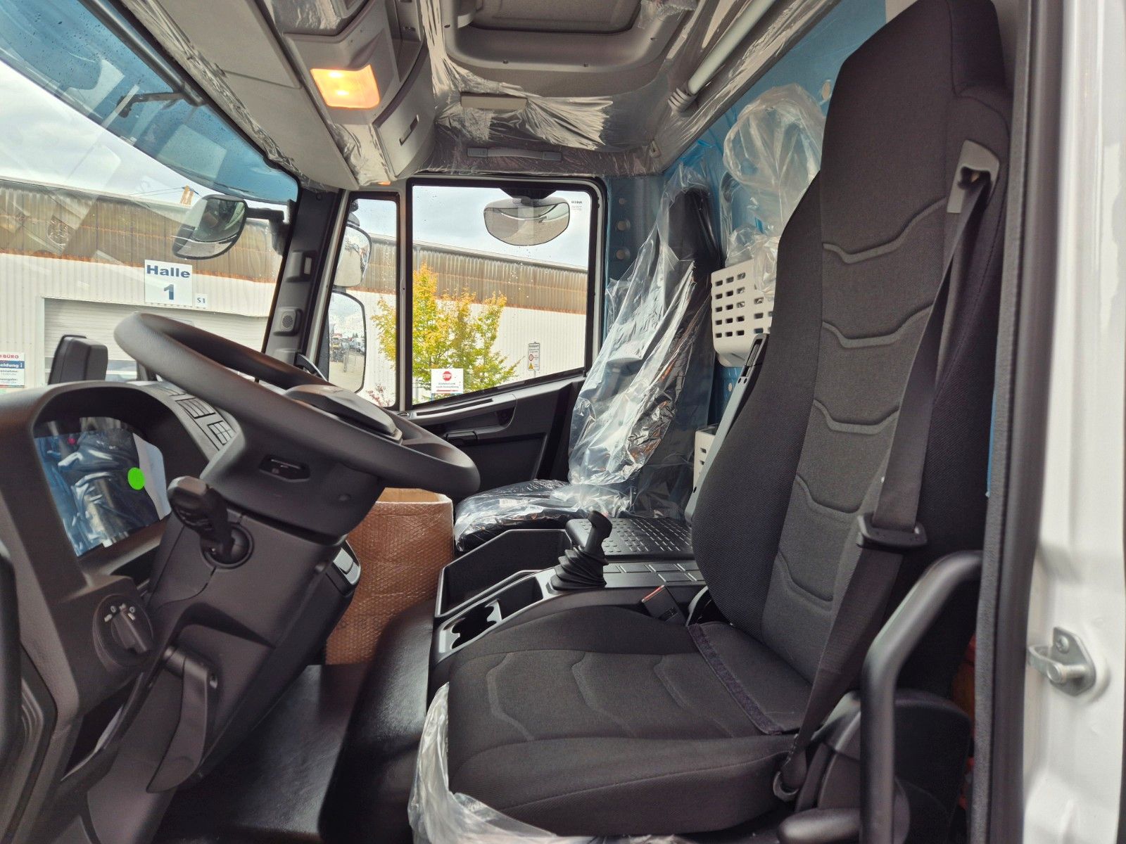 Fahrzeugabbildung Iveco Eurocargo ML120EL25/P Böse Schiebeplanen LBW AHK