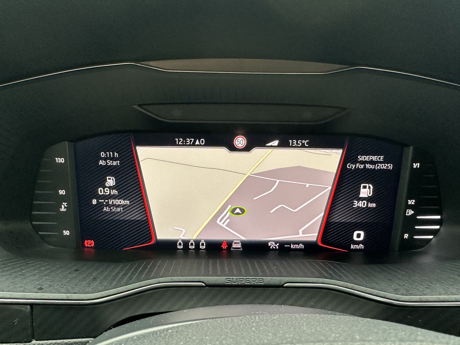 Fahrzeugabbildung SKODA Superb Combi 2.0 TDI Sportline NAV+LED+AHK+VCOCK