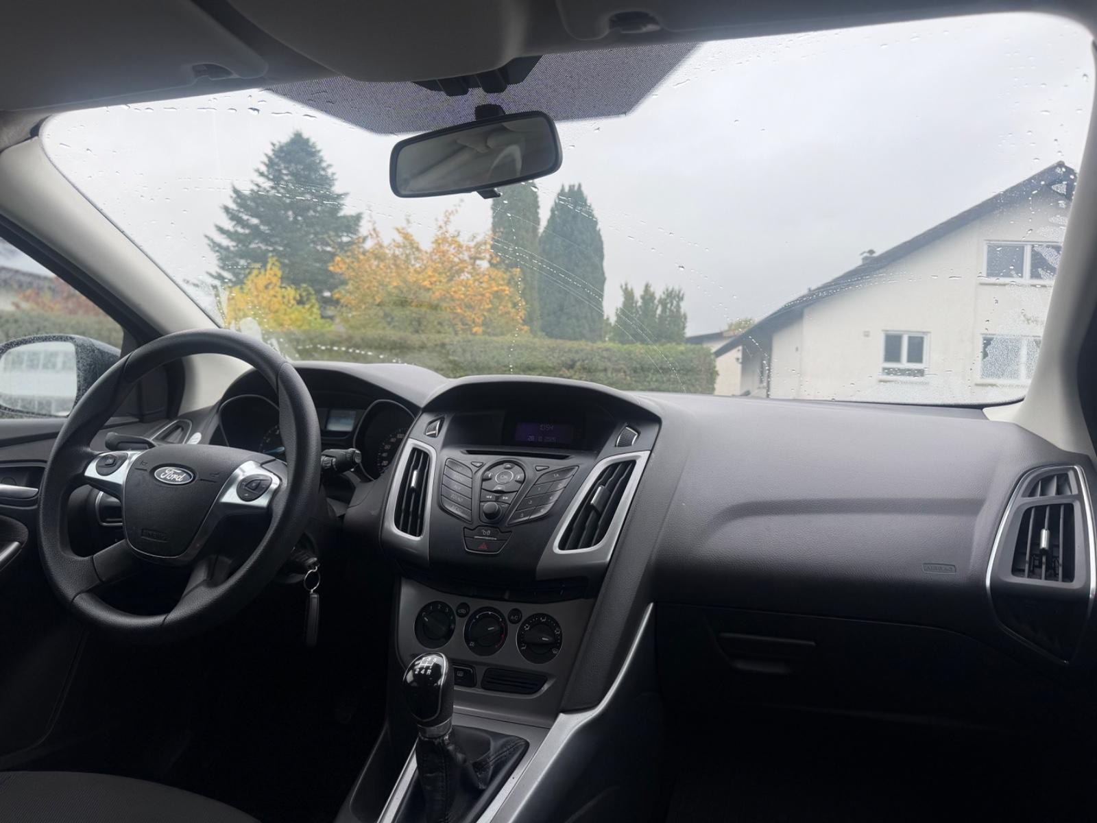 Ford Focus 2012 — photo 13