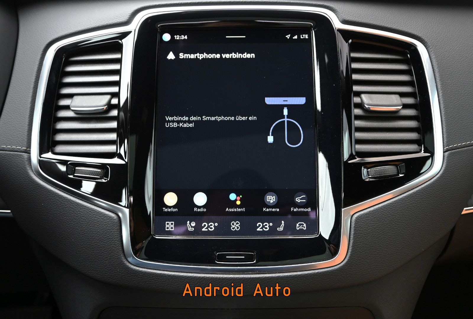 Fahrzeugabbildung Volvo XC90 B5 D AWD Plus Dark °ACC°AHK°PANO°STANDHEIZ°