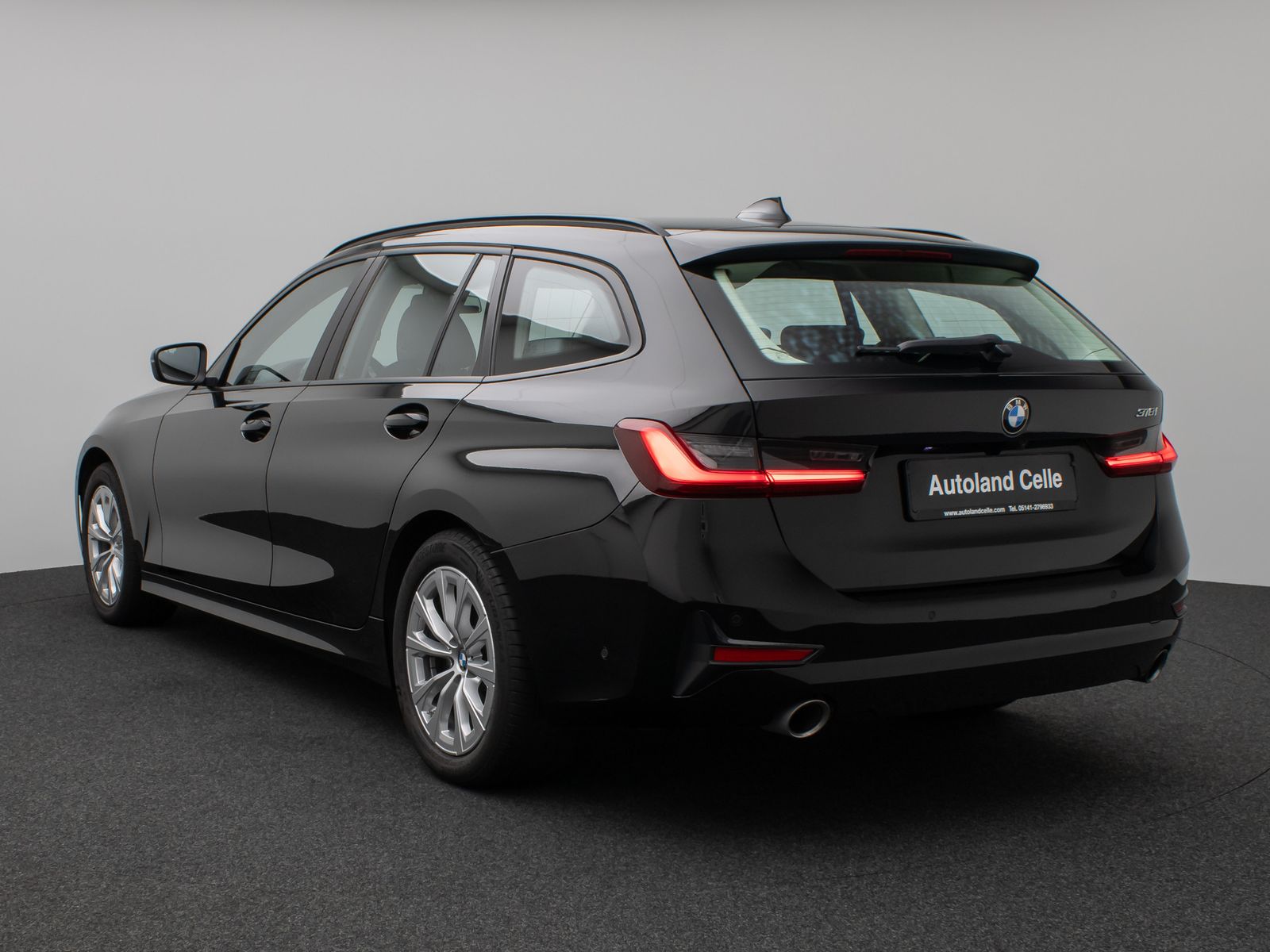 Fahrzeugabbildung BMW 318i Kamera DAB HiFi CockPitPro Alarm LED Sport