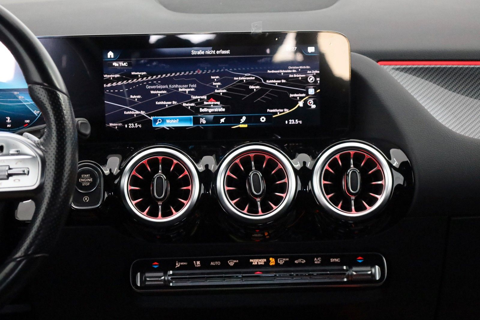 Fahrzeugabbildung Mercedes-Benz GLA 200 AMG, Automatik,Navi,Leder,LED,SHZ