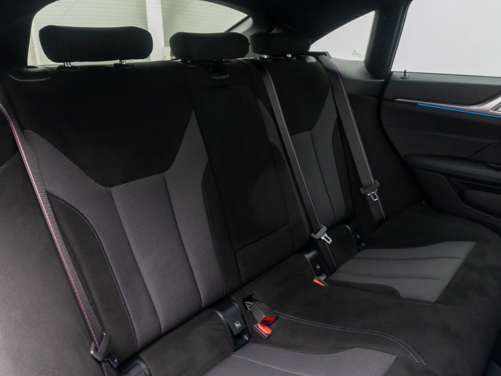 Fahrzeugabbildung BMW i4 eD40 Gran Coupe M Sport Pro 360°DAB Alarm HUD